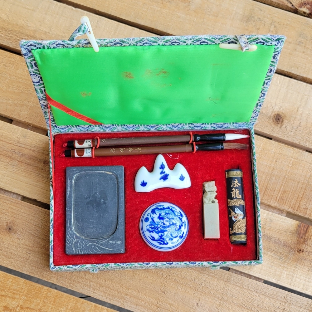Traditional Chinese Zhengda 7 Piece Calligraphy Set: Ink, Ink stone & Brushes